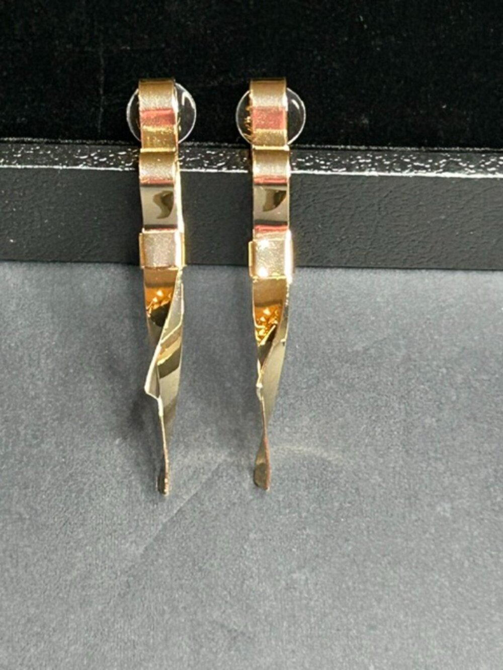 NWOT Gold Tone Bow Dangle Earrings | Minimalist Ribbon Statement Earrings